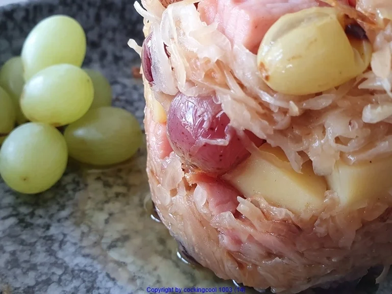 Rezept: Sauerkraut Kassler Kartoffel Trauben = Rezeptbau NR 22 Bild Nr. 14 Sauerkraut Kassler Kartoffel Trauben = Rezeptbau NR 22 - Rezept - Bild Nr. 14