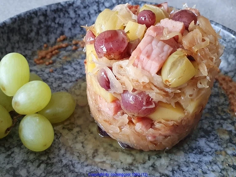 Rezept: Sauerkraut Kassler Kartoffel Trauben = Rezeptbau NR 22 Bild Nr. 16 Sauerkraut Kassler Kartoffel Trauben = Rezeptbau NR 22 - Rezept - Bild Nr. 16