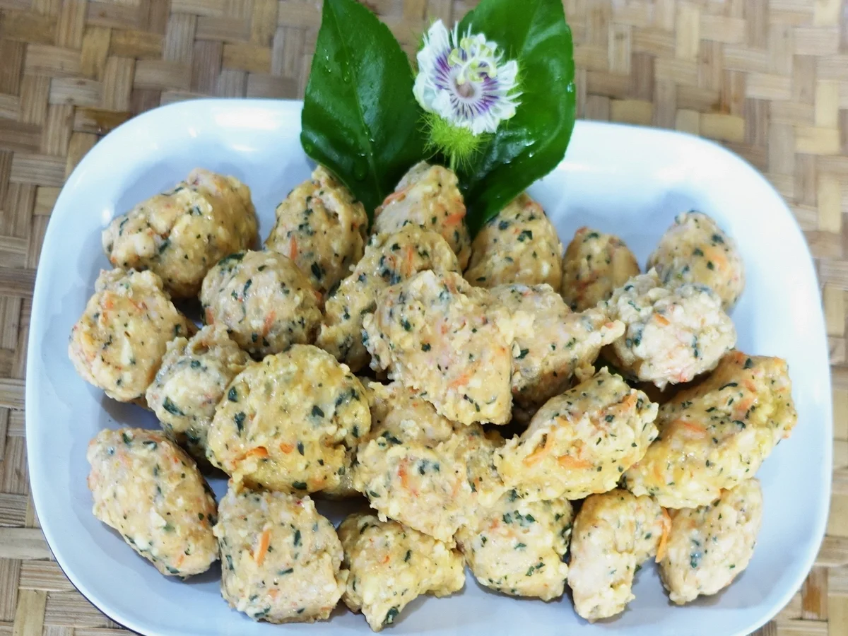 Rezept: Balinesische Garnelenbällchen Bild Nr. 2 Balinesische Garnelenbällchen - Rezept - Bild Nr. 2