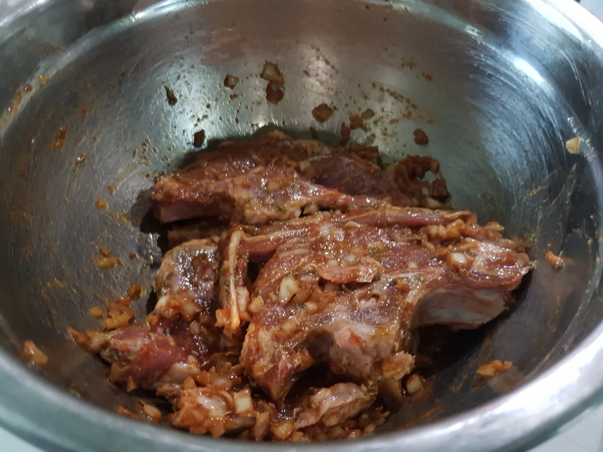 Rezept: Lammkoteletts, grünes Erbspüree und Rosmarinkartoffeln Bild Nr. 11535 Lammkoteletts, grünes Erbspüree und Rosmarinkartoffeln - Rezept - Bild Nr. 11535