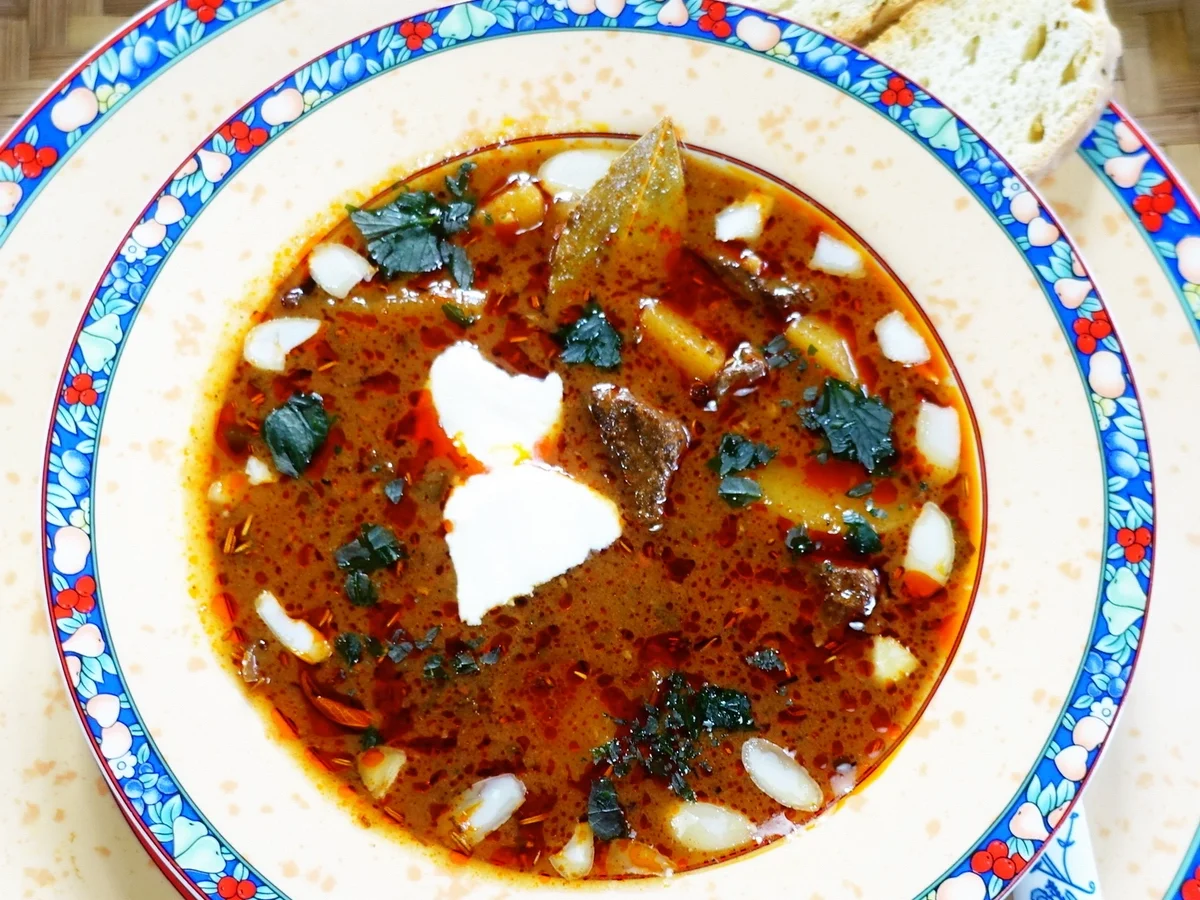 Rezept: Südtiroler Gulaschsuppe Bild Nr. 2 Südtiroler Gulaschsuppe - Rezept - Bild Nr. 2