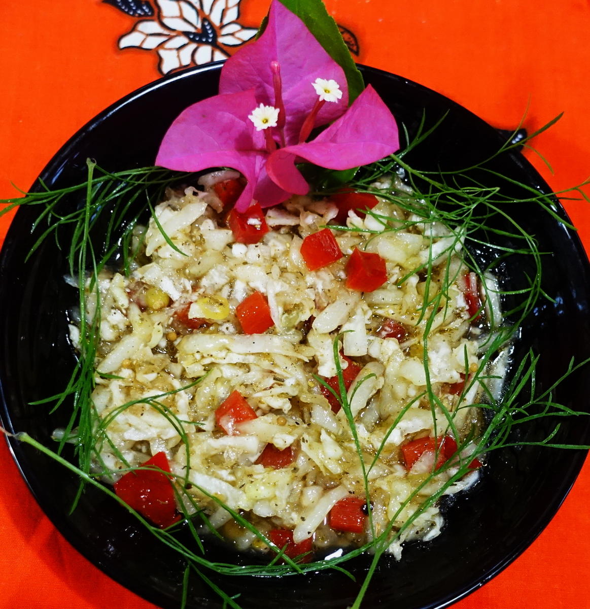 Scharfer Rettich-Gurkensalat mit roter Paprika - Rezept - Bild Nr. 2