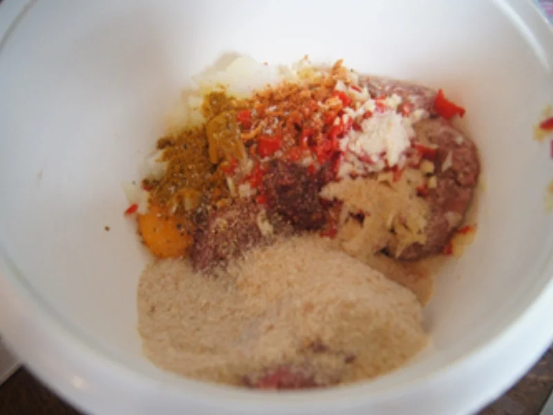 Rezept: Herzhafte Hackfleischbällchen-Spieße auf Gemüse süß-sauer Bild Nr. 5 Herzhafte Hackfleischbällchen-Spieße auf Gemüse süß-sauer - Rezept - Bild Nr. 5