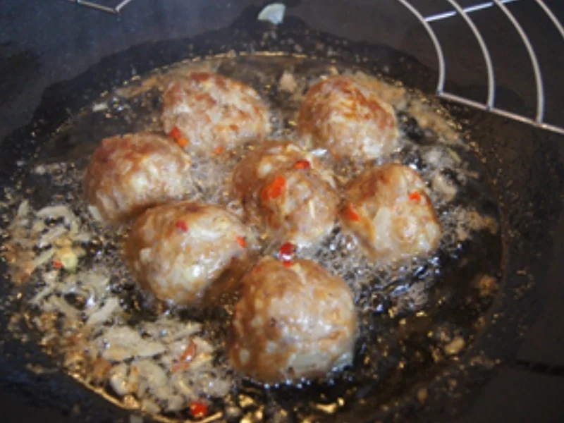 Rezept: Herzhafte Hackfleischbällchen-Spieße auf Gemüse süß-sauer Bild Nr. 12 Herzhafte Hackfleischbällchen-Spieße auf Gemüse süß-sauer - Rezept - Bild Nr. 12