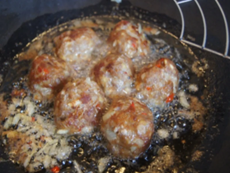 Rezept: Herzhafte Hackfleischbällchen-Spieße auf Gemüse süß-sauer Bild Nr. 14 Herzhafte Hackfleischbällchen-Spieße auf Gemüse süß-sauer - Rezept - Bild Nr. 14