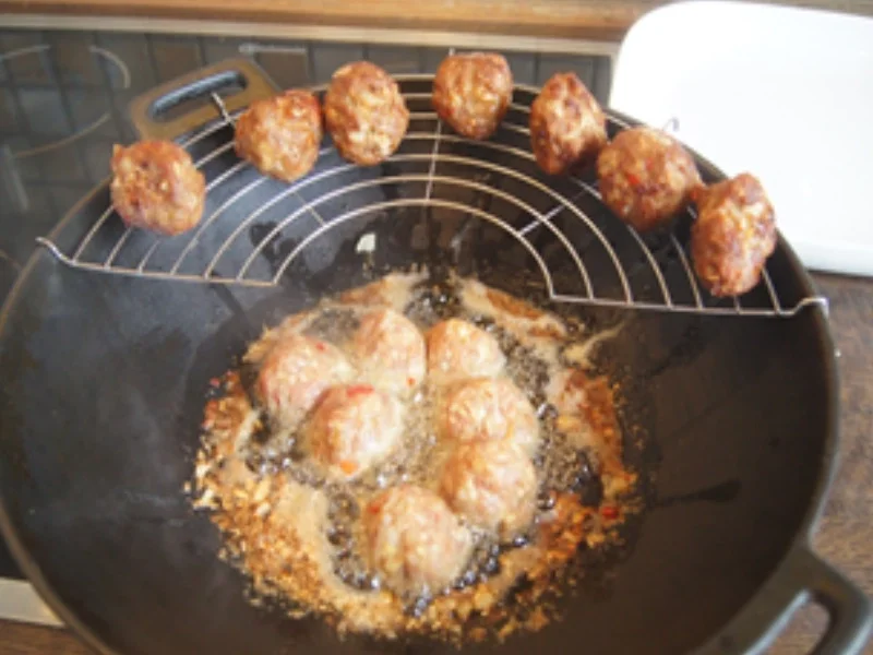 Rezept: Herzhafte Hackfleischbällchen-Spieße auf Gemüse süß-sauer Bild Nr. 16 Herzhafte Hackfleischbällchen-Spieße auf Gemüse süß-sauer - Rezept - Bild Nr. 16