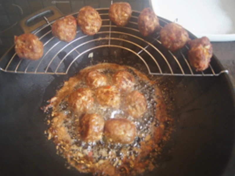 Rezept: Herzhafte Hackfleischbällchen-Spieße auf Gemüse süß-sauer Bild Nr. 18 Herzhafte Hackfleischbällchen-Spieße auf Gemüse süß-sauer - Rezept - Bild Nr. 18