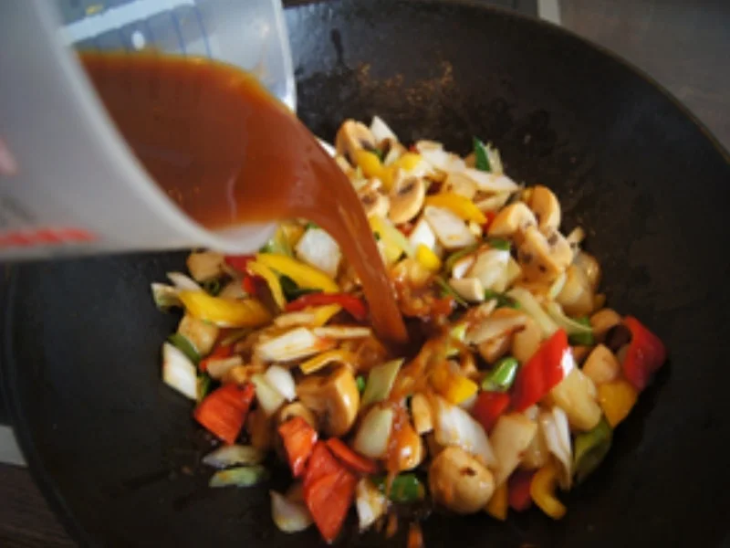 Rezept: Herzhafte Hackfleischbällchen-Spieße auf Gemüse süß-sauer Bild Nr. 29 Herzhafte Hackfleischbällchen-Spieße auf Gemüse süß-sauer - Rezept - Bild Nr. 29