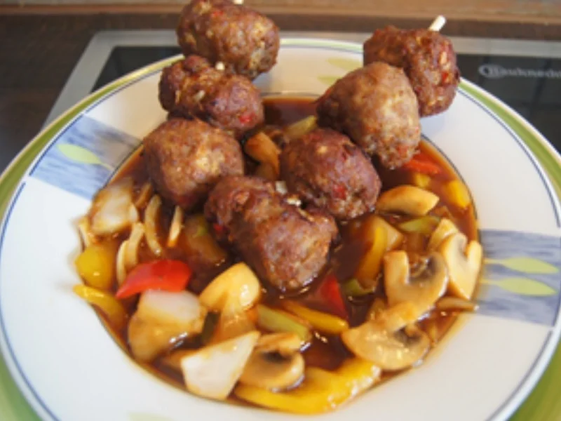 Rezept: Herzhafte Hackfleischbällchen-Spieße auf Gemüse süß-sauer Bild Nr. 32 Herzhafte Hackfleischbällchen-Spieße auf Gemüse süß-sauer - Rezept - Bild Nr. 32