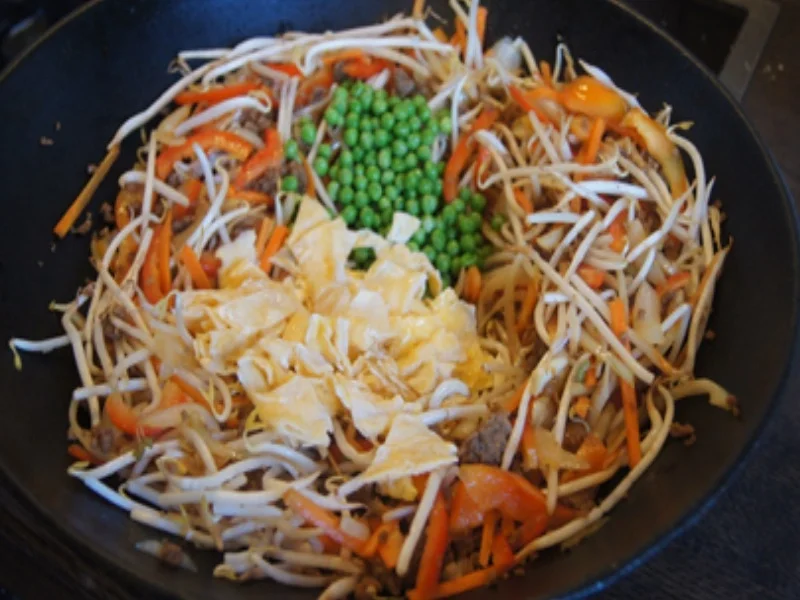 Rezept: Asia-Nudeln mit Hackfleisch Bild Nr. 17 Asia-Nudeln mit Hackfleisch - Rezept - Bild Nr. 17