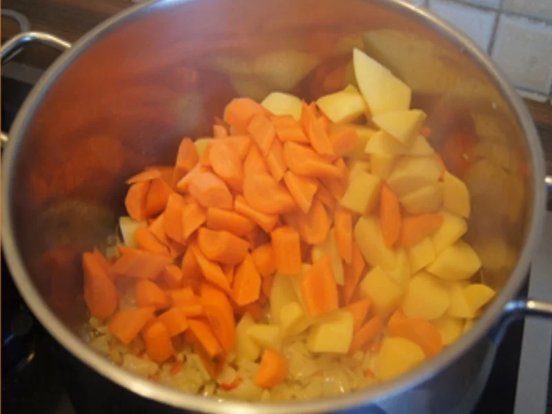 Möhrencremesuppe mit Reiskugeleinlage - Rezept - Bild Nr. 12