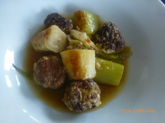 Rezept: Auflauf von Frikadellen und Lauch Bild Nr. 2 Auflauf von Frikadellen und Lauch - Rezept - Bild Nr. 2