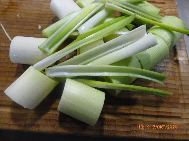 Rezept: Auflauf von Frikadellen und Lauch Bild Nr. 3 Auflauf von Frikadellen und Lauch - Rezept - Bild Nr. 3