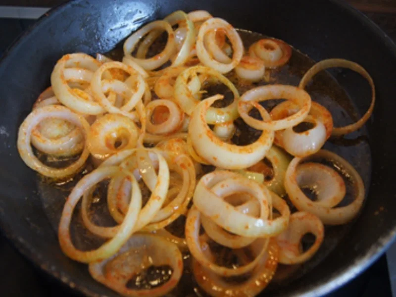 Rezept: Roastbeef mit Röstzwiebeln, Champignons und Mandelbällchen Bild Nr. 10 Roastbeef mit Röstzwiebeln, Champignons und Mandelbällchen - Rezept - Bild Nr. 10