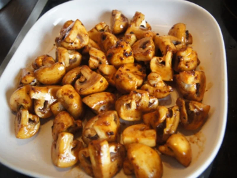 Rezept: Roastbeef mit Röstzwiebeln, Champignons und Mandelbällchen Bild Nr. 16 Roastbeef mit Röstzwiebeln, Champignons und Mandelbällchen - Rezept - Bild Nr. 16