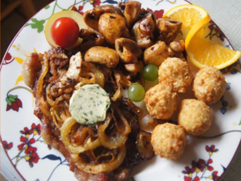 Rezept: Roastbeef mit Röstzwiebeln, Champignons und Mandelbällchen Bild Nr. 25 Roastbeef mit Röstzwiebeln, Champignons und Mandelbällchen - Rezept - Bild Nr. 25