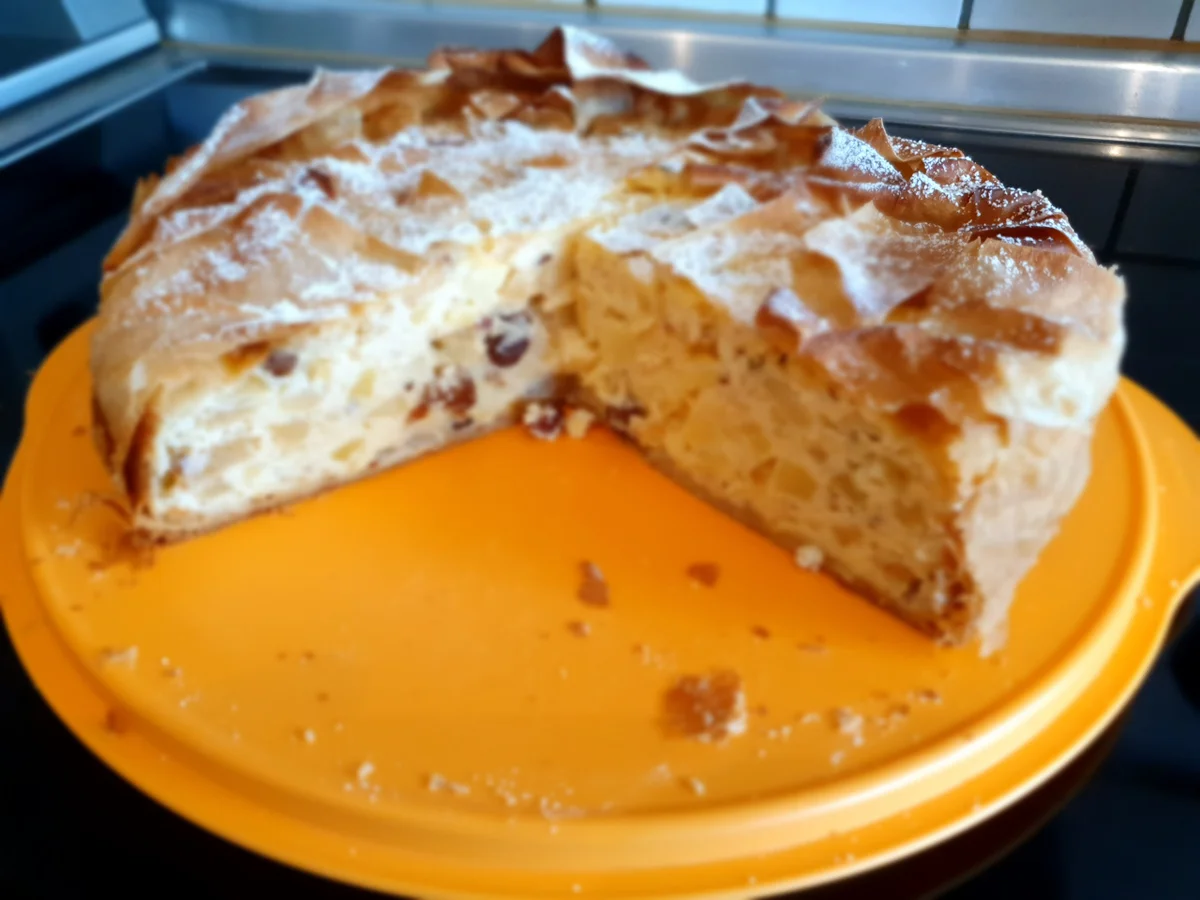 Rezept: Apfelstrudelkuchen mit Rumrosinen Bild Nr. 2 Apfelstrudelkuchen mit Rumrosinen - Rezept - Bild Nr. 2