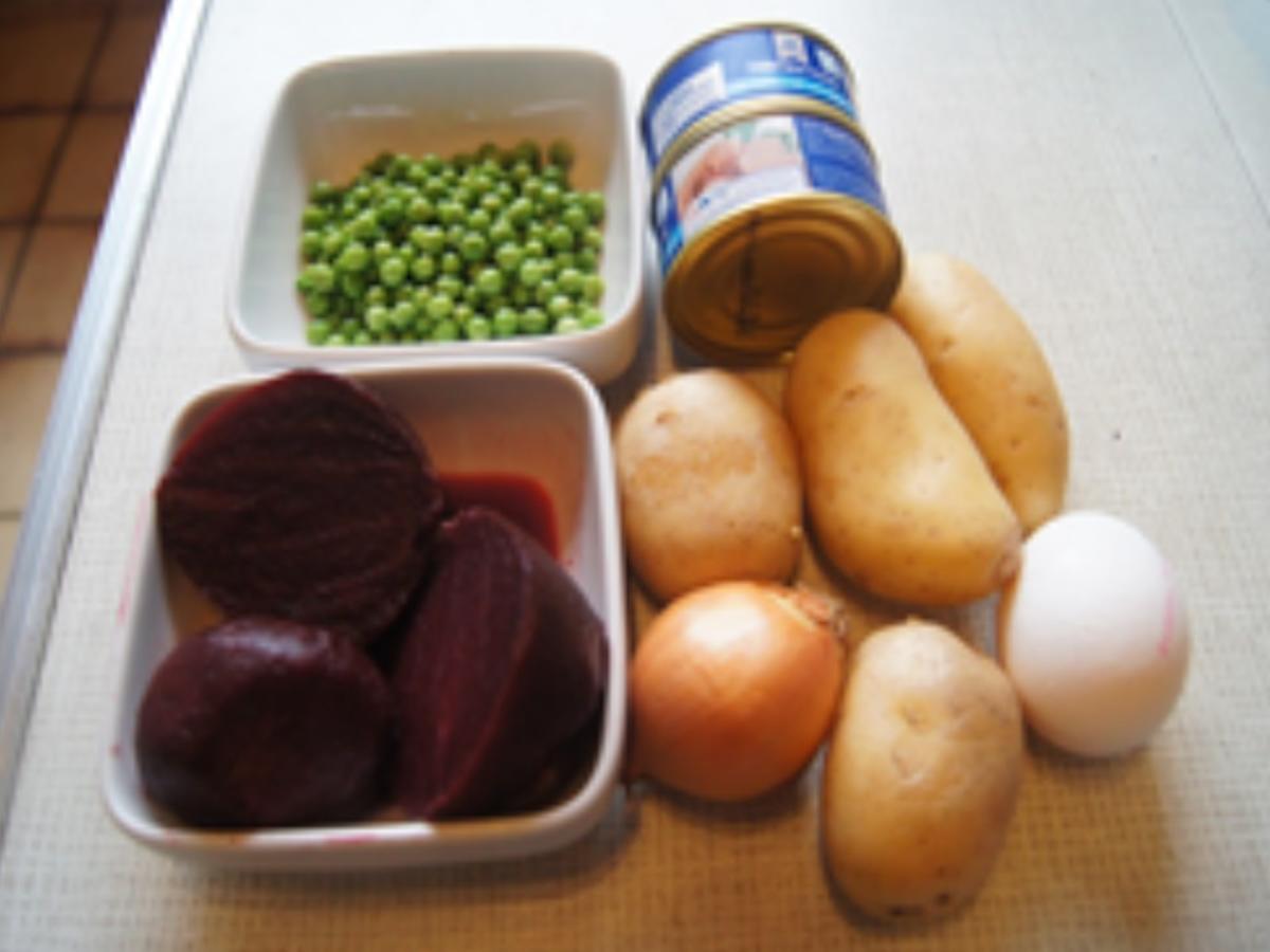 Thunfisch Erbsen Kartoffel Buletten und Rote Bete Salat - einfach - von ...