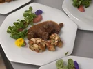 Bockbier-Gulasch vom heimischen Wildschwein mit Brezenknödeln und Spitzkohlgemüse - Rezept - Bild Nr. 2