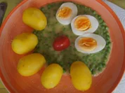 Gekochte Eier auf Erbsensauce und Pellkartoffel-Drillingen - Rezept - Bild Nr. 2