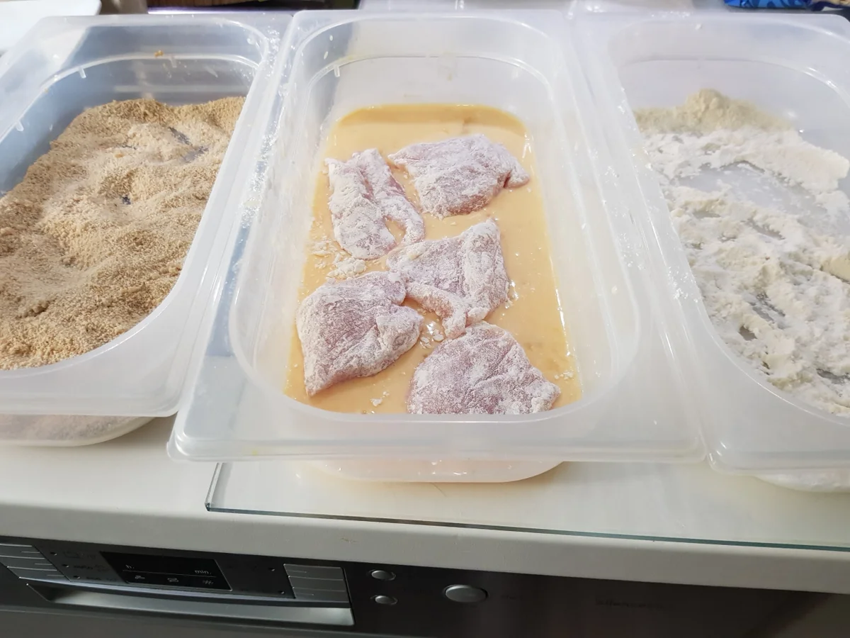 Backhend'l aus dem Ofen mit Kartoffel-Gurken-Salat - Rezept - Bild Nr. 5