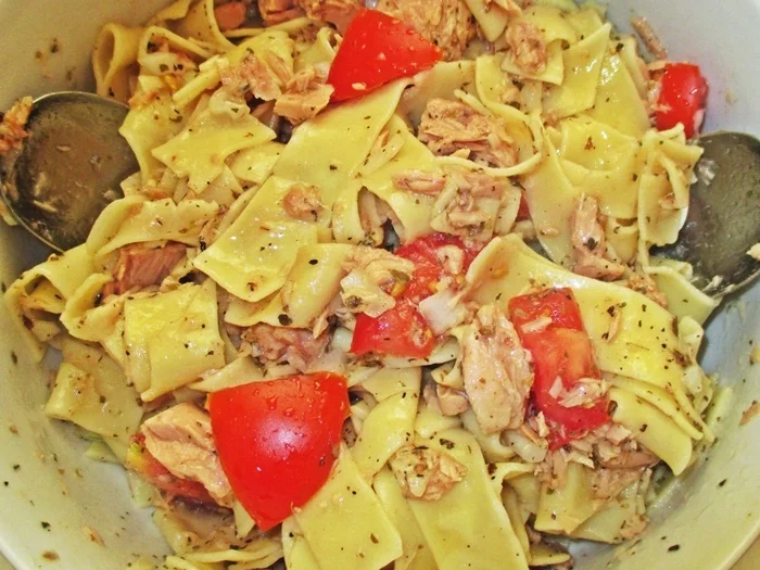 Bandnudelsalat mit Thunfisch - Rezept - Bild Nr. 3