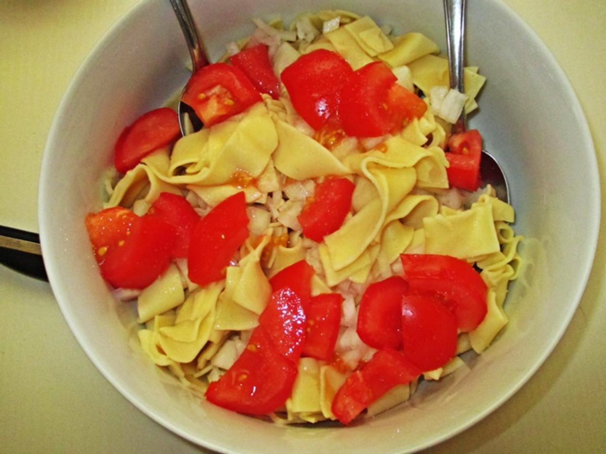 Bandnudelsalat mit Thunfisch - Rezept mit Bild - kochbar.de