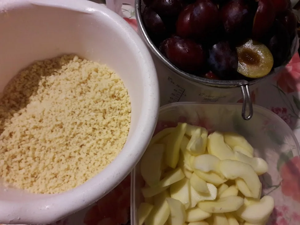 Rezept: Hefekuchen mit Pflaumen und Äpfeln Bild Nr. 9 Hefekuchen mit Pflaumen und Äpfeln - Rezept - Bild Nr. 9