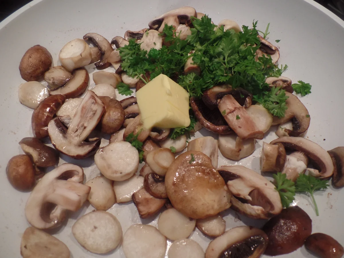 Rezept: Nuss-Polenta mit gemischten Pilzen Bild Nr. 11633 Nuss-Polenta mit gemischten Pilzen - Rezept - Bild Nr. 11633