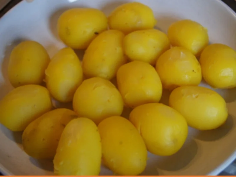 Pellkartoffel-Drillinge mit Räucherlachs und Zaziki - Rezept - Bild Nr. 7