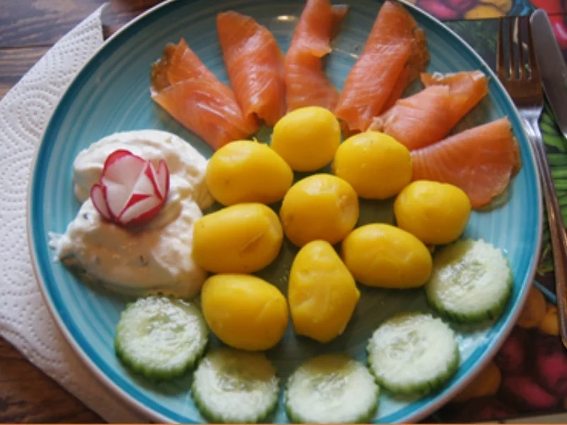 Pellkartoffel-Drillinge mit Räucherlachs und Zaziki - Rezept - Bild Nr. 9