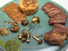 Roastbeef vom Wagyu Rind mit asiatischen Arancini, Pilzragout und geflämmtem Chicorée - Rezept - Bild Nr. 2