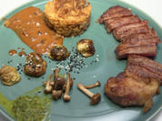 Roastbeef vom Wagyu Rind mit asiatischen Arancini, Pilzragout und geflämmtem Chicorée - Rezept - Bild Nr. 2