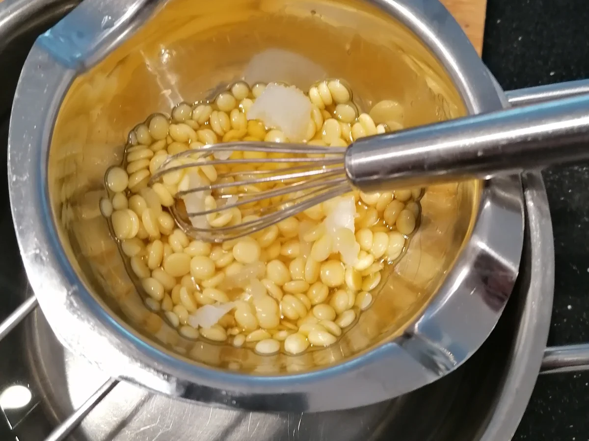 Schokolade Zuckerfrei mit Erythrit und Haselnüssen - Rezept - Bild Nr. 15