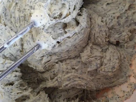 Rezept: Mohnkuchen mit Birnen und Blaubeeren Bild Nr. 10 Mohnkuchen mit Birnen und Blaubeeren - Rezept - Bild Nr. 10