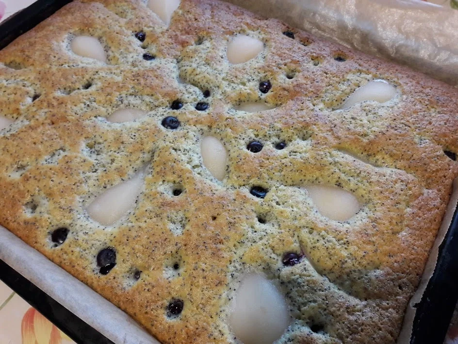 Rezept: Mohnkuchen mit Birnen und Blaubeeren Bild Nr. 13 Mohnkuchen mit Birnen und Blaubeeren - Rezept - Bild Nr. 13