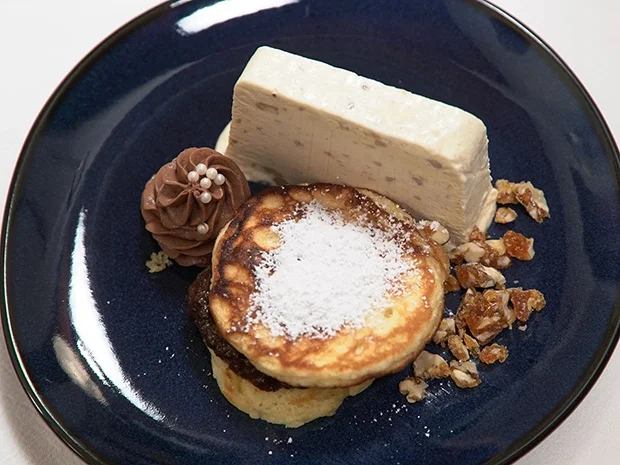 Böhmische Dalken, Powidl, Walnussparfait und Mousse au Chocolat - Rezept - Bild Nr. 2