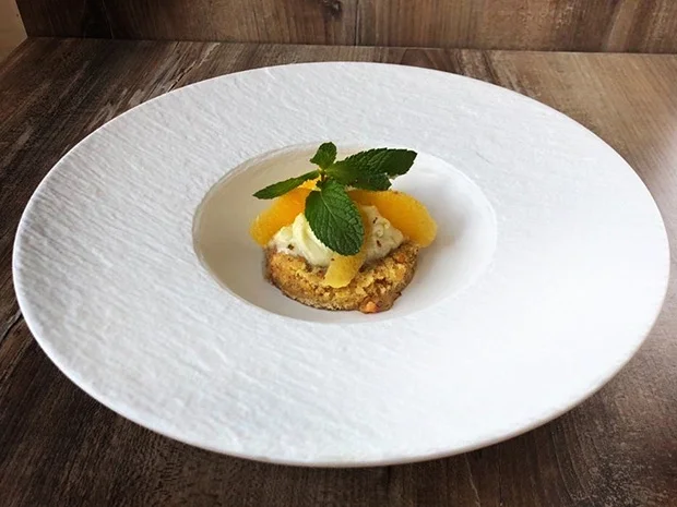 Karottenkuchen mit Orangen und Vanillefrosting (Charlotte Würdig) - Rezept - Bild Nr. 2