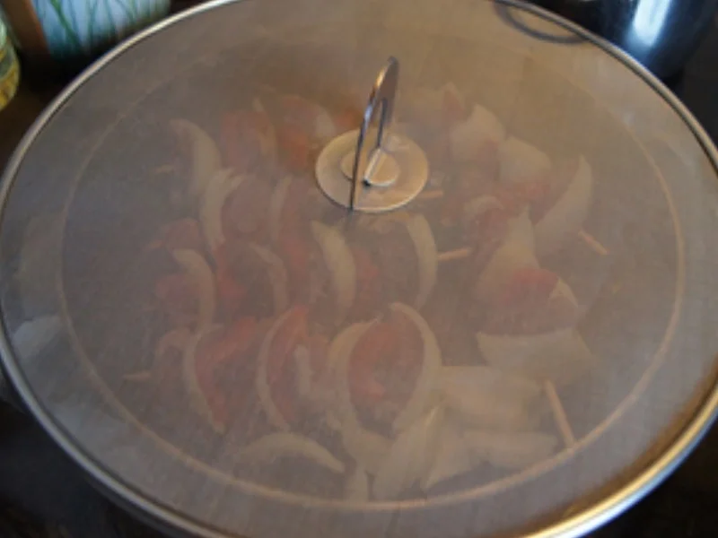 Rezept: Schweinefiletspieße mit Paprika-Erbsen-Rosinen-Bratreis Bild Nr. 11 Schweinefiletspieße mit Paprika-Erbsen-Rosinen-Bratreis - Rezept - Bild Nr. 11