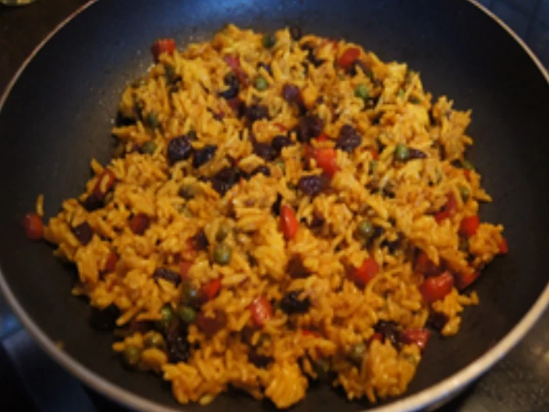 Rezept: Schweinefiletspieße mit Paprika-Erbsen-Rosinen-Bratreis Bild Nr. 17 Schweinefiletspieße mit Paprika-Erbsen-Rosinen-Bratreis - Rezept - Bild Nr. 17