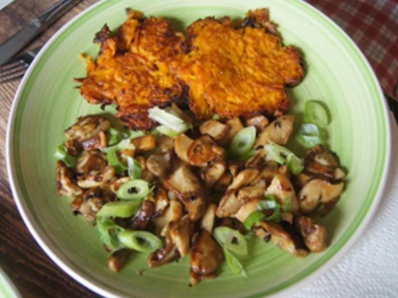 Rezept: Kürbispuffer mit Steinpilzen Bild Nr. 2 Kürbispuffer mit Steinpilzen - Rezept - Bild Nr. 2