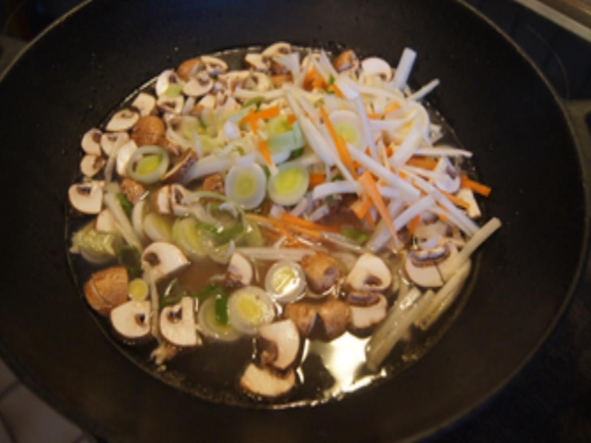 Asiatische Suppe mit Champignons und Gemüse - Rezept - Bild Nr. 8