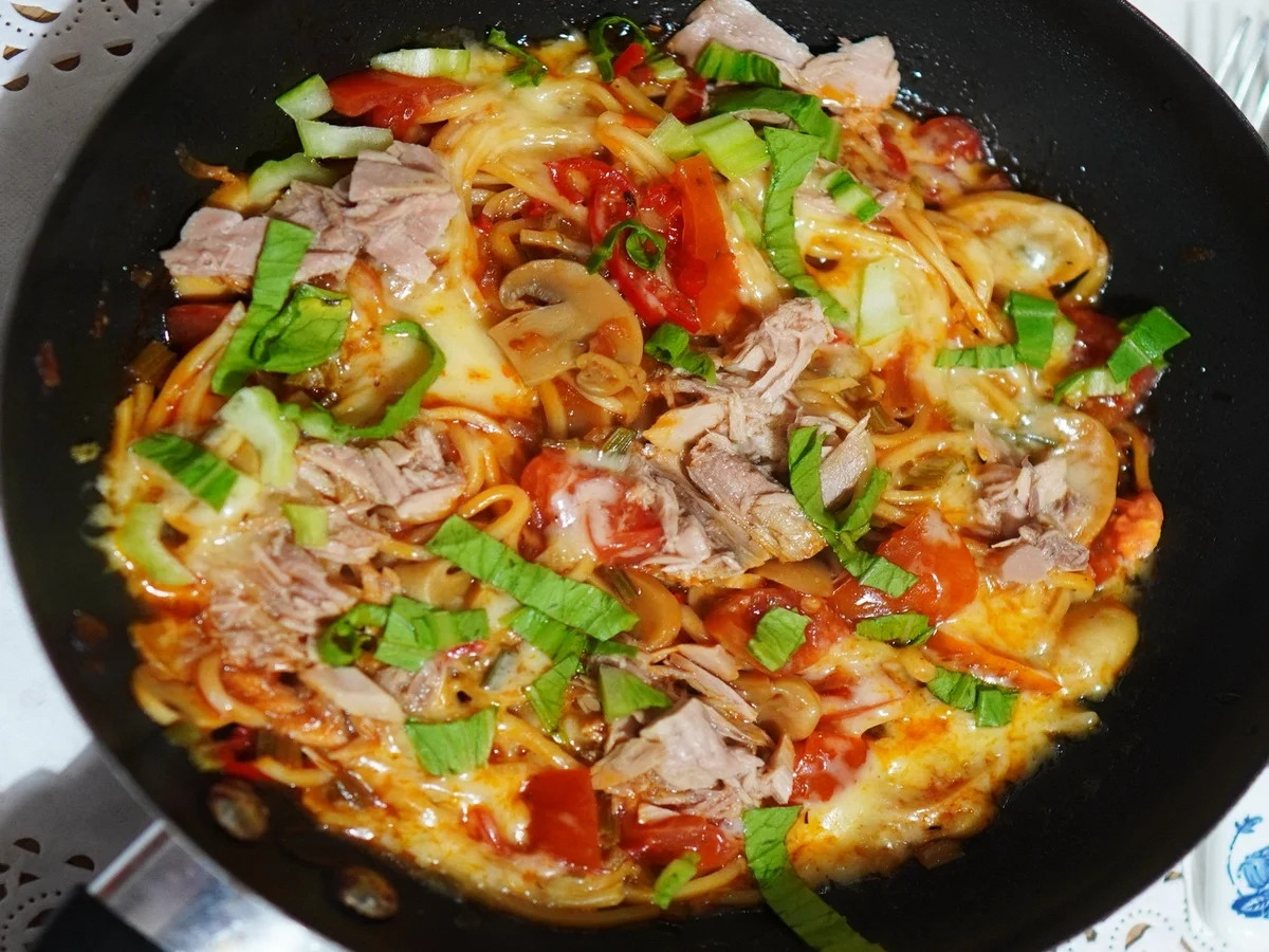 Rezept: Thunfischpfanne mit Gemüse und Pilzen Bild Nr. 2 Thunfischpfanne mit Gemüse und Pilzen - Rezept - Bild Nr. 2