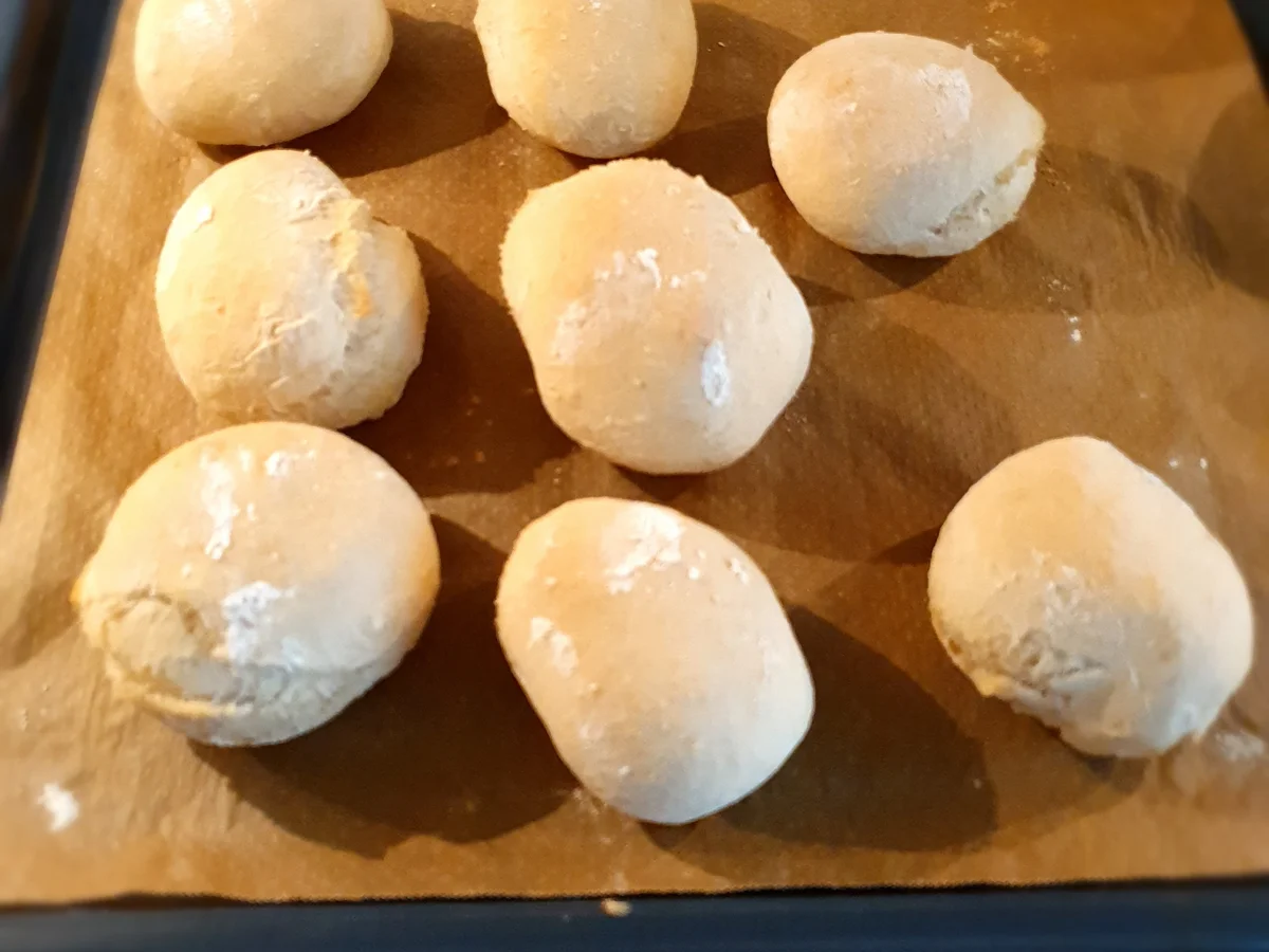 Rezept: Über-Nacht-Brötchen Bild Nr. 3 Über-Nacht-Brötchen - Rezept - Bild Nr. 3