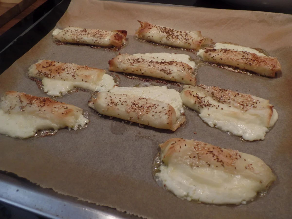 Schafskäse-Böreks mit Paprikapaste - Rezept - Bild Nr. 11680