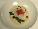 Steinbuttfilet mit lauwarmem Eigelb gefüllt, auf Selleriepüree, Spinat und Sauce Mignonett - Rezept - Bild Nr. 2