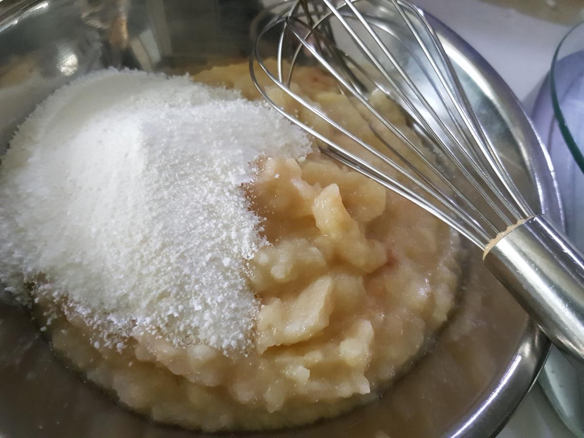 Bratapfelpudding mit Apfel-Schnee und karamellisierten Apfel-Perlen - Rezept - Bild Nr. 11671