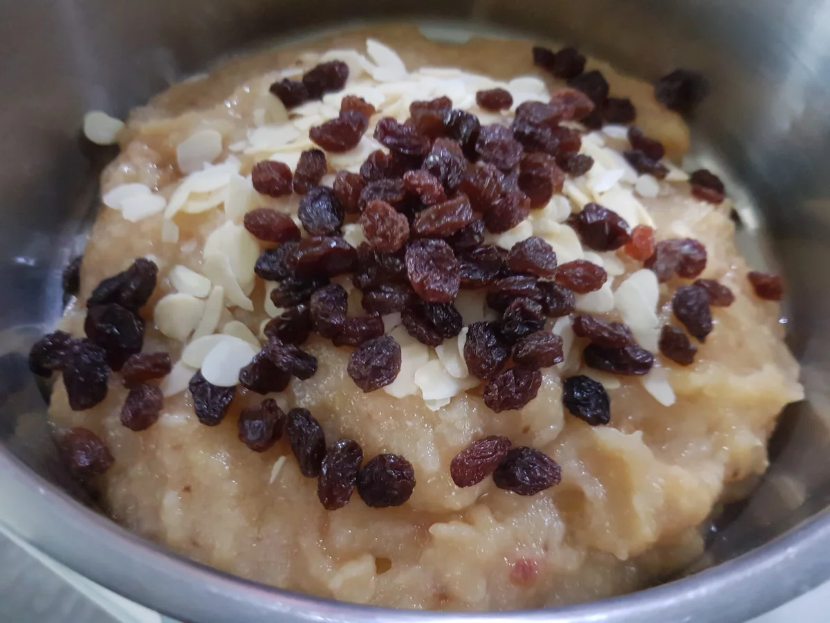 Bratapfelpudding mit Apfel-Schnee und karamellisierten Apfel-Perlen - Rezept - Bild Nr. 11673
