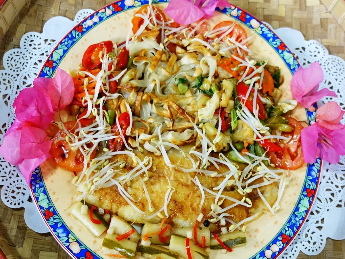 Rezept: Doradenfilet mit zwei-gesichtigen Nudeln und Cap Cay Bild Nr. 2 Doradenfilet mit zwei-gesichtigen Nudeln und Cap Cay - Rezept - Bild Nr. 2