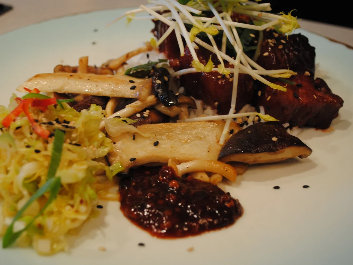 red pork belly / Duftreis / Asia-Pilze - Rezept - Bild Nr. 11676